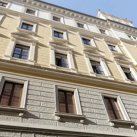 Centro I Palazzo Panfili Διαμέρισμα *